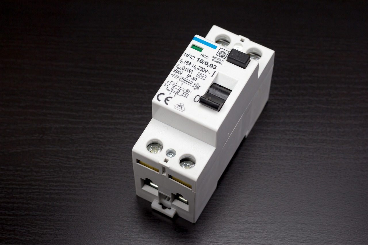 常见的电路过流/短路保护器件_https://www.lutefuse.com_技术资讯_第2张